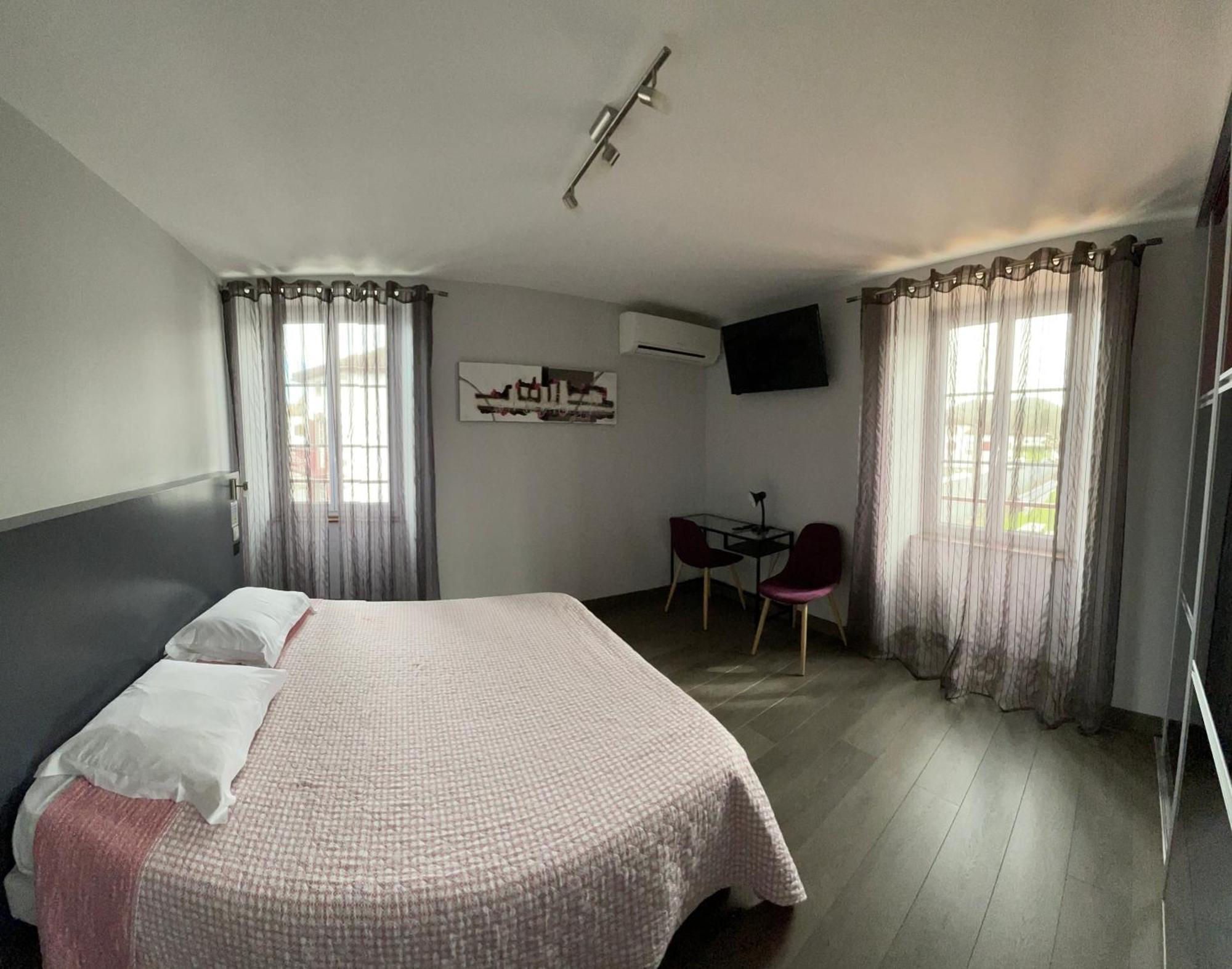 Hotel Mendy Saint-Jean-le-Vieux (Ain) Exterior foto