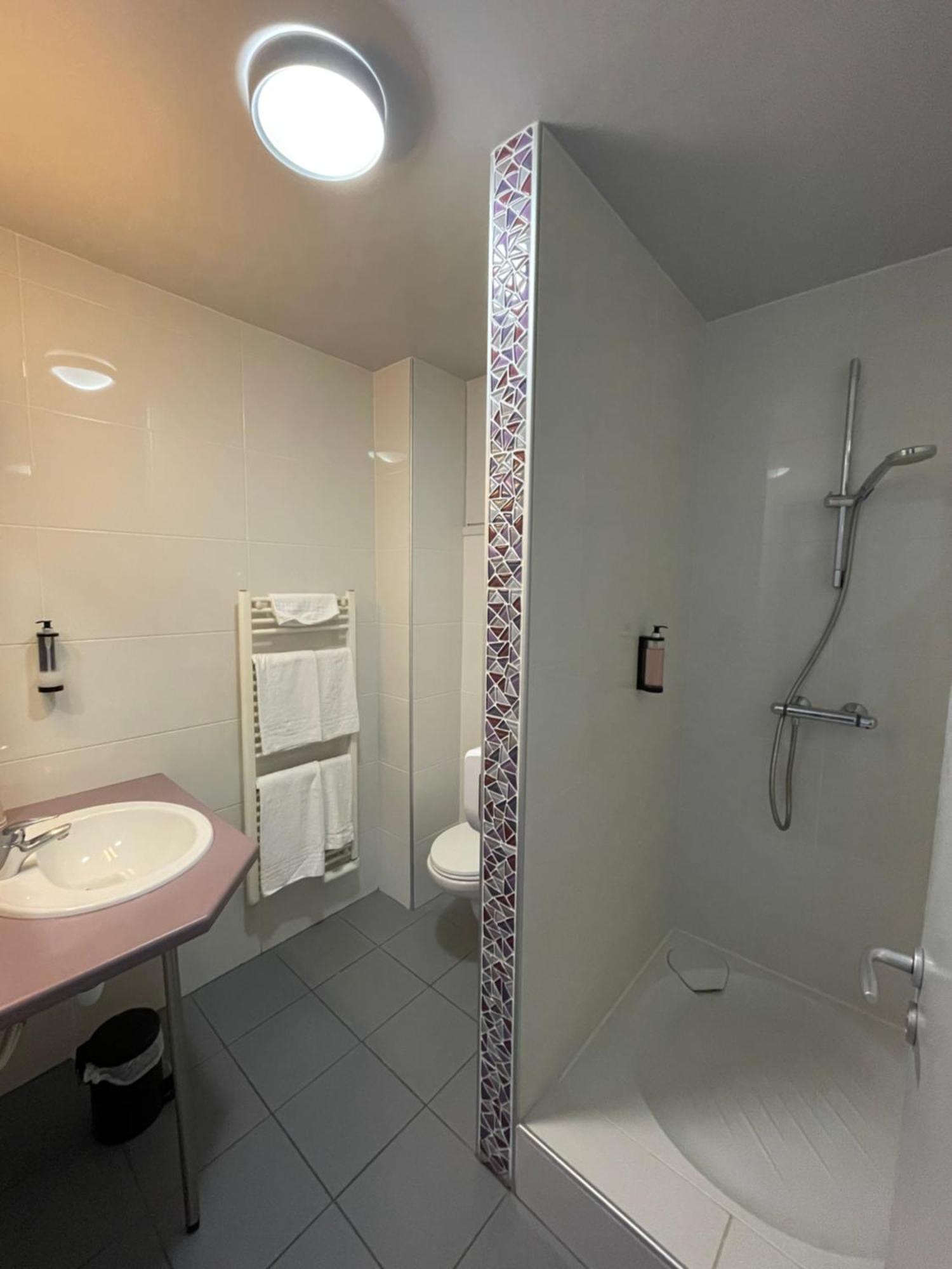 Hotel Mendy Saint-Jean-le-Vieux (Ain) Exterior foto